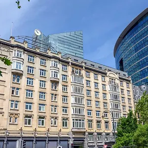 Doubletree By Hilton בריסל